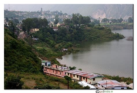go2india.in : Houses inside water due to Tehri Dam rise in water level