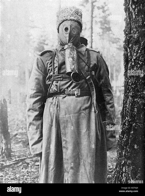 Wwi gas mask hi-res stock photography and images - Alamy