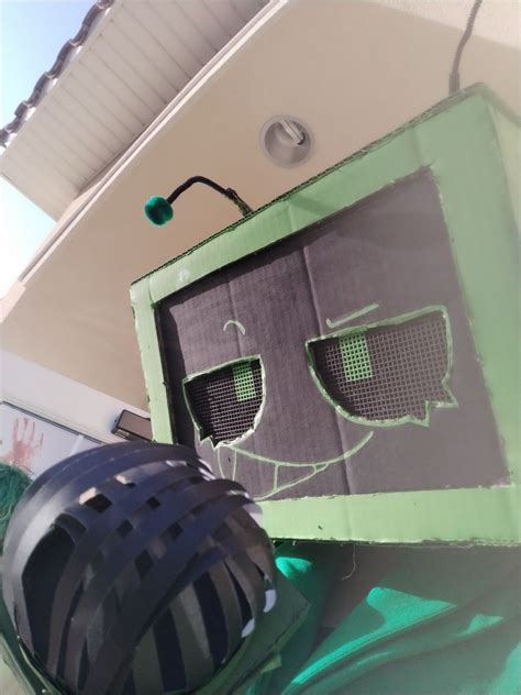 Vee Cosplay Dandys World