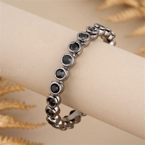 BANGLES – URVASI LADIES NOVELTIES