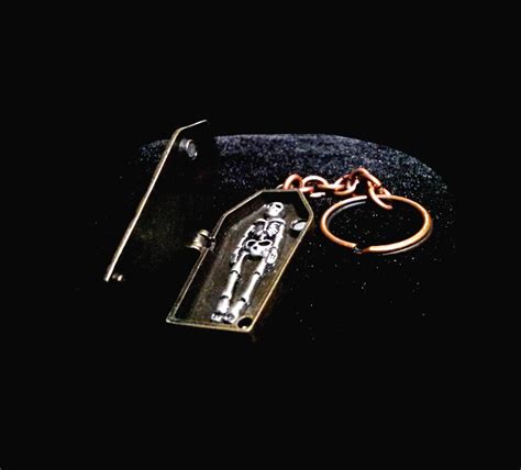 Buy Open Coffin Keychain With Skeleton Inside/coffins/halloween ...
