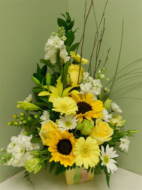 White Daisy Floral Arrangement