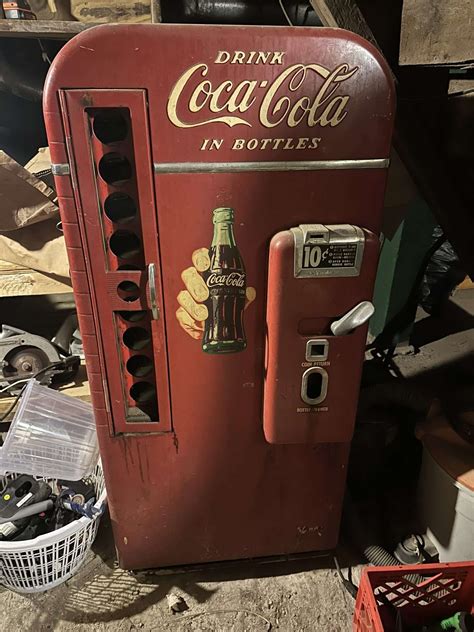 Coca-Cola Vendo 81b Vending Machine for sale in Manchester, CT