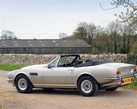 Download wallpaper 1280x1024 aston martin, v8, volante, 1977, silver ...