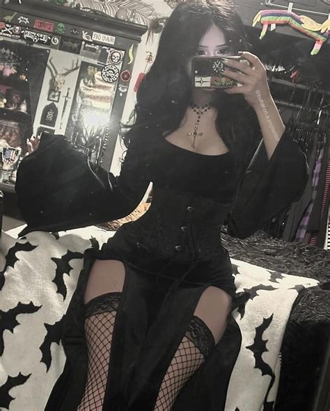 Pin by Txy on 𝐆𝐈𝐑𝐋𝐈𝐄𝐒😻 in 2025