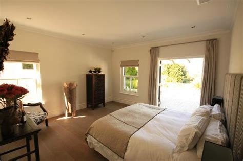 DE VERDWAALDE BOER (Constantia, Cape Town, South Africa) - Villa ...