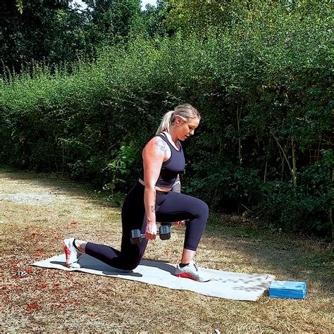 Lower Body Strength Training Exercise with Machine 的图像结果