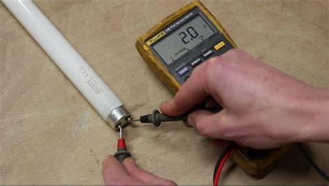 How to Check LED Light Bulb with Multimeter 的图像结果