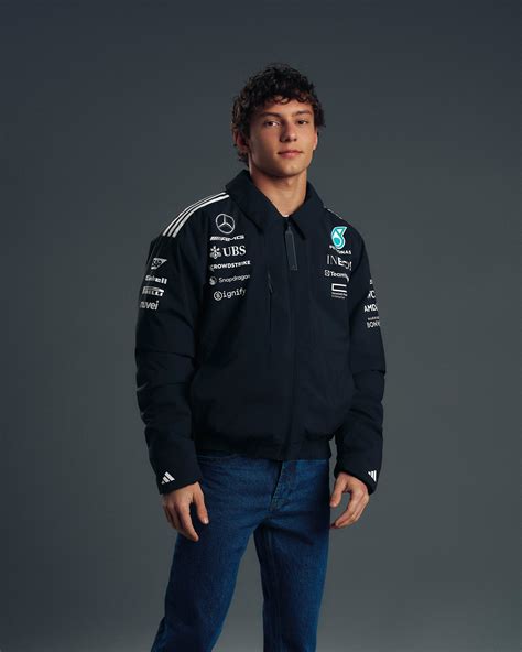 Mens 2025 Team Jacket Black | Official Mercedes-AMG PETRONAS F1 Team Store
