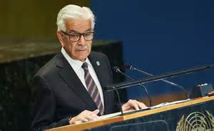 रिस्‍क या रिक्‍स, First या Sirst...अंग्रेजी बोलते हुए लड़खड़ाए पाकिस् ...