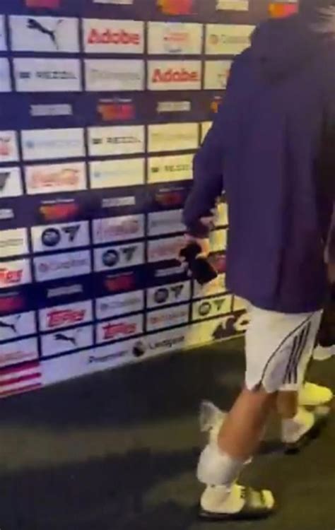 Manchester United sweat on Rasmus Hojlund fitness, as striker is seen ...