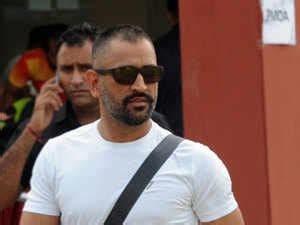 Mahendra Singh Dhoni: Fire in hotel; Dhoni, Jharkhand cricket team ...
