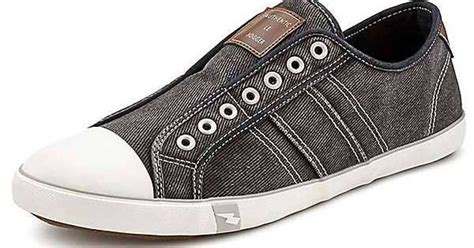 €2.60 per pair, Stock availability: Men's sneakers, clearance items ...