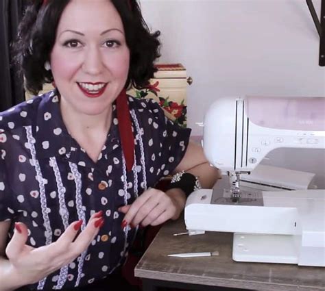 ProfessorPincushion Tutorialscleaning Sewing Machine 的图像结果