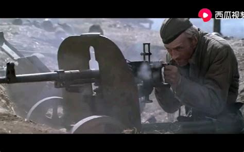 苏联经典战争老电影《解放》精彩片段，这才叫真正的东线战场和苏联风格!_哔哩哔哩_bilibili
