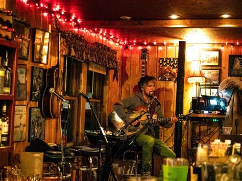 Get A Wiggle On To These Ace-High Red River Restaurants