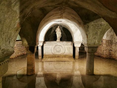 Venice. The sunken crypt of San Zaccaria - Marcadoc