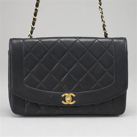 Chanel, Väska, "Diana bag" 1991-94. - Bukowskis