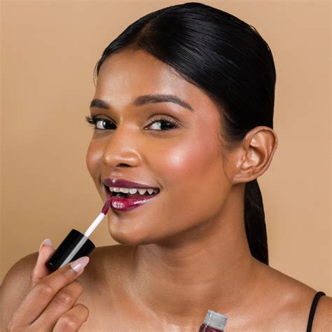 MyHues HyGlow Lip Elixir Noor (Deep Burgundy) | Best Lip Gloss in India ...