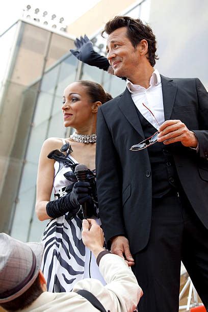 Interview a Famous Person 的图像结果