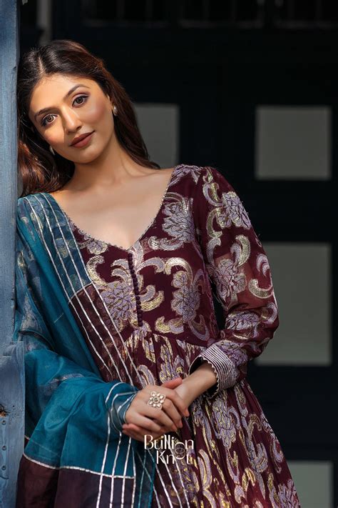 Ethnic Party Dresses - Buy Online | Bullionknot Party Wear