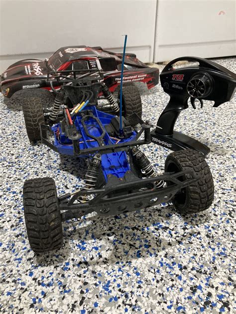 Traxxas Slash 2wd for Sale in Santa Clarita, CA - OfferUp