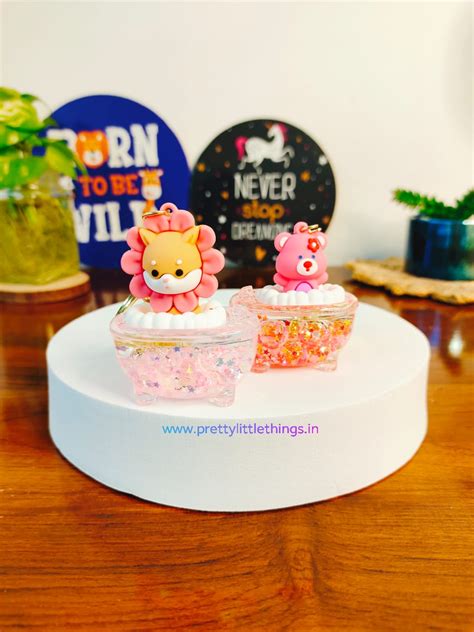 Keychain - Animals in Shiny Bubbles Bathtub – Pretty Little Things