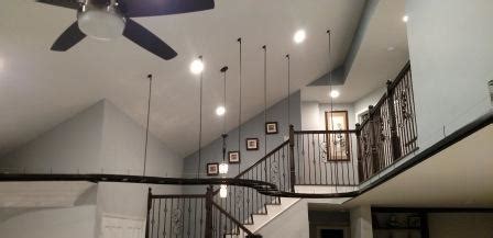 Model Train Layout Near Ceiling 的图像结果