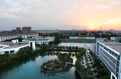扬州工业职业技术学院招聘简章-网站