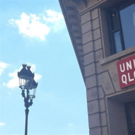 Uniqlo operator Fast Retailing forecasts record profit on Asia growth