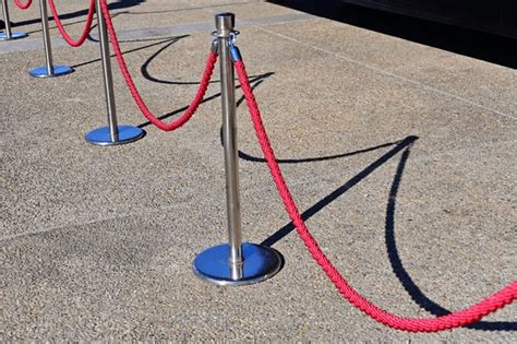 Block the Way 的图像结果