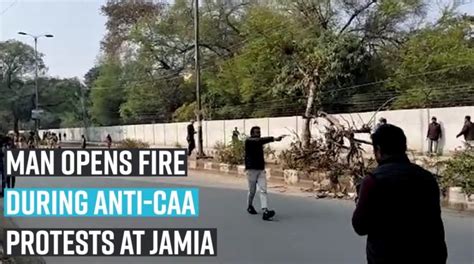 Between Safoora Zargar and Komal Sharma, netizens feel Delhi Police ...