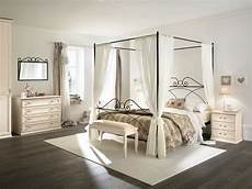 camere con letto a baldacchino letto anthony con baldacchino loreti arredamenti camere con letto a baldacchino letto anthony con baldacchino loreti arredamenti