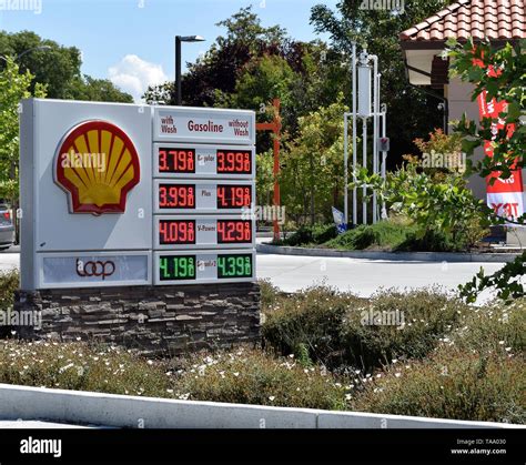 Shell gas station electronic gasoline prices per gallon sign, San ...