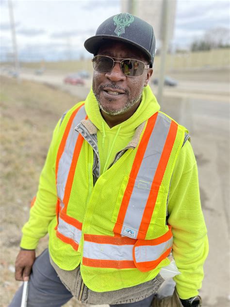 Milwaukee County workers pick up nearly 1 million pounds of trash a year