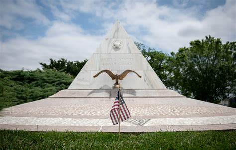 Flag at the U.S. Coast Guard (USCG) Memorial on Arlington National ...