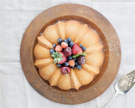 Buy Nordic Ware Pro Cast Original Bundt Pan, 12 Cup, Grey & Translucent ...