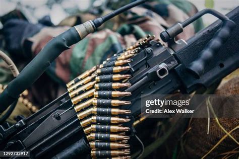 Light Machine Gun vs Heavy Machine Gun 的图像结果