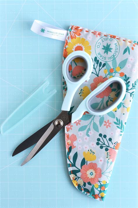 Wild Olive: project // simple scissors sheath