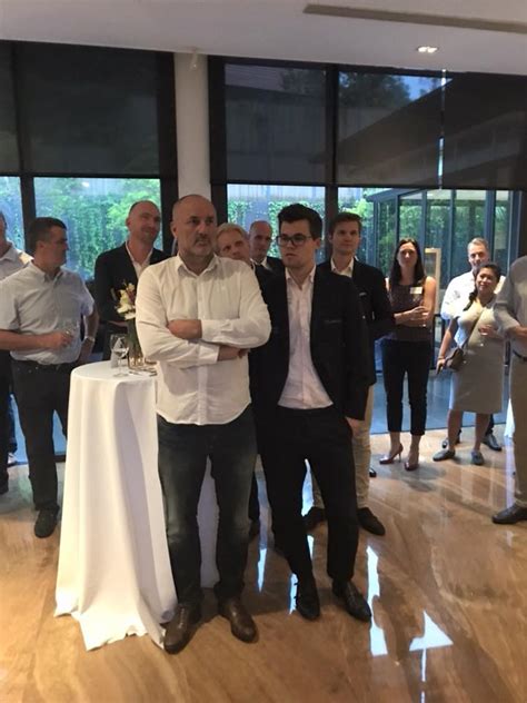 Too strong, too fast – Carlsen beats 16 opponents in 1 hour 15 minutes ...