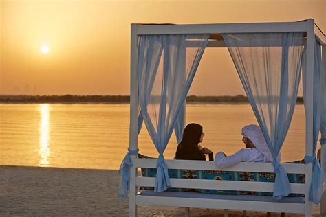 Doubletree By Hilton Abu Dhabi Yas Island Residences Pool: Pictures ...