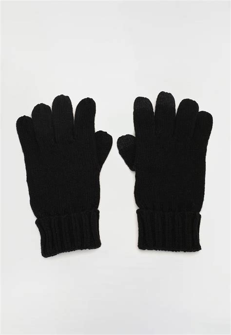 Buy Winter Accessories for Men Online in India | Max Fashion