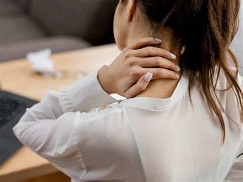 Patchouli Oil - Earthy Aroma for Aromatherapy Tranquility