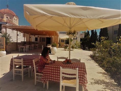 PETEINOS ALANIARIS, Peza - Restaurant Reviews, Phone Number & Photos ...