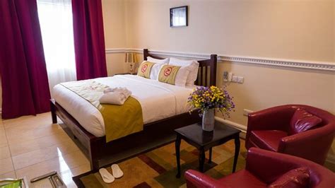 ZIMANSKY HOTEL (Accra) - Hostel Reviews, Photos, Rate Comparison ...