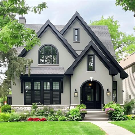 20+ Instagram-Worthy Gray Houses with Black Trim That Will Make You ...