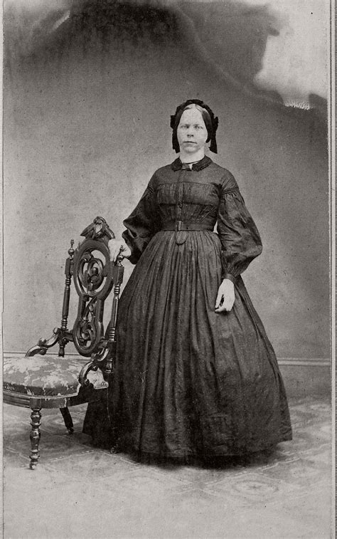 Vintage Daguerreotypes of widows in mourning (Victorian era, 1800s ...