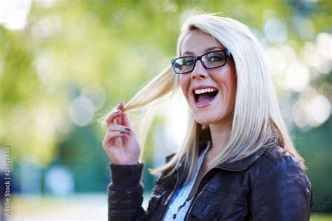 Business Frau MIT Starker Brille 的图像结果