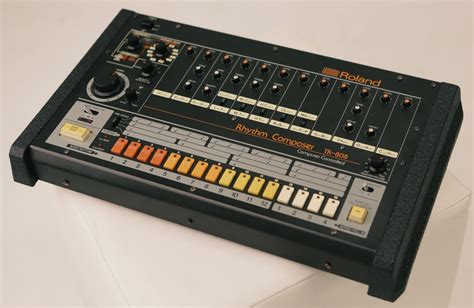 Black Box: Roland TR-808, Analog-Drumcomputer (1981) - AMAZONA.de
