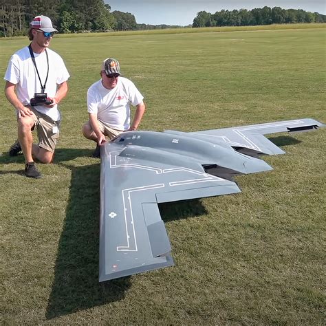 World's Largest Remote-Controlled B-2 Stealth Bomber Can Actually Fly ...